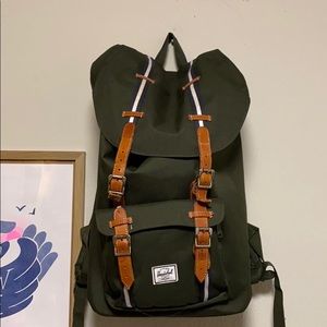 Herschel Retreat Backpack (mid-volume)